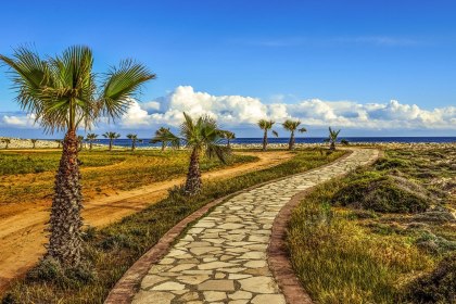coastal-path-2199493_1280, © Pixabay dimitrisvetsikas1969