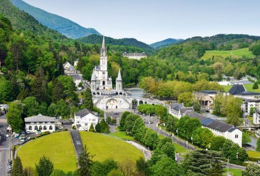 Der Heiliger Bezirk in Lourdes, © Bayerisches Pilgerbüro