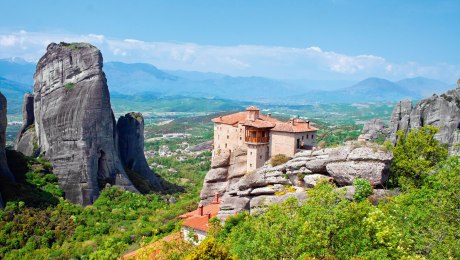 Die schwebenden Klöster von Meteora, Griechenland, © Istockphoto.com©spastonov