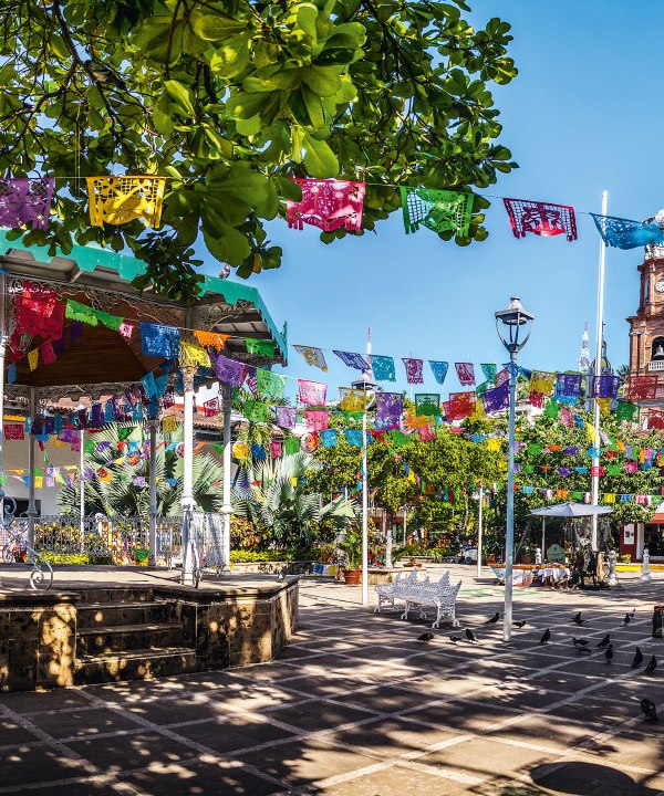 Farbenfroher, mexikanischer Marktplatz, Mexiko, © diegograndi – Fotolia.com