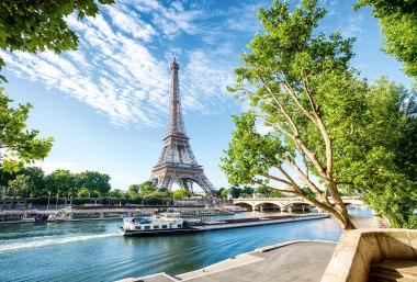 Blick über die Seine auf den Eiffelturm, © Valentyna Zhukova - Fotolia.com