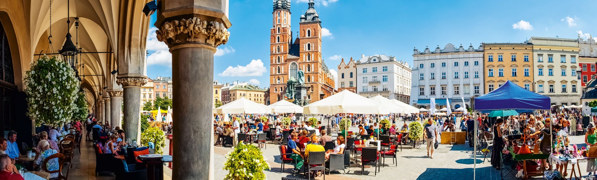 Krakauer Altstadtmarkt mit Blick auf die Marienkirche, Polen, © istockphoto.com©Martin Dimitrov