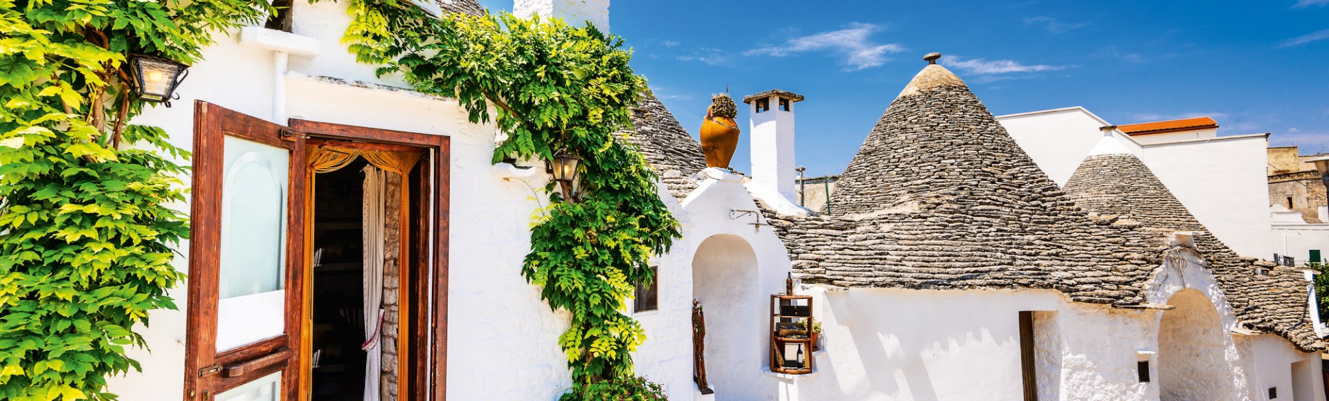 Alberobello, Puglia, Italien, © Istockphoto.com©emicristea