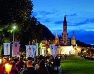 Lichterprozession in Lourdes, © Bayerisches Pilgerbüro