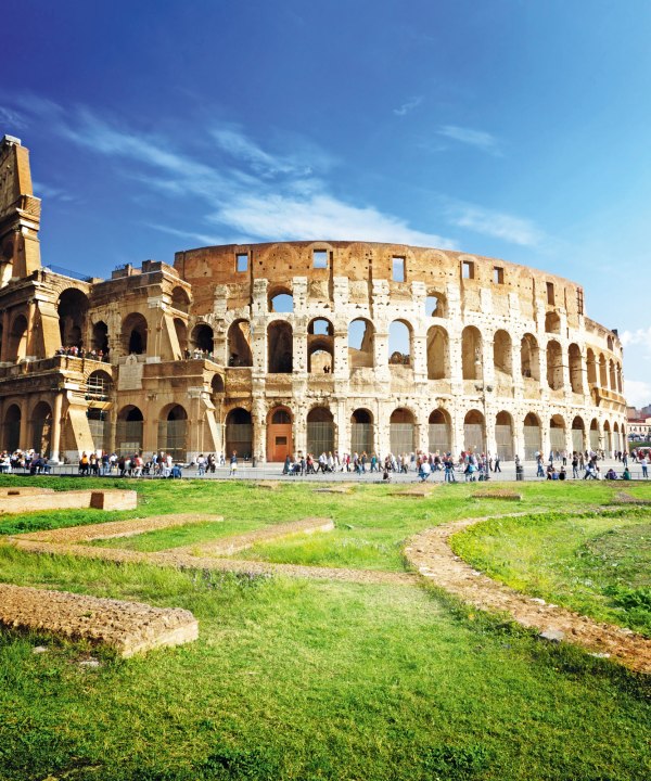 Blick aufs Kolosseum, Rom, Italien, © istockphoto.com – IakovKalinin