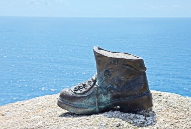 Bronzeskulptur in Finisterre, © Bayerisches Pilgerbüro