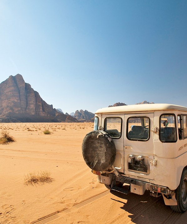 Jeeptour in Wadi Rum Wüste, Jordanien, © istockphoto.com©HuntedDuck