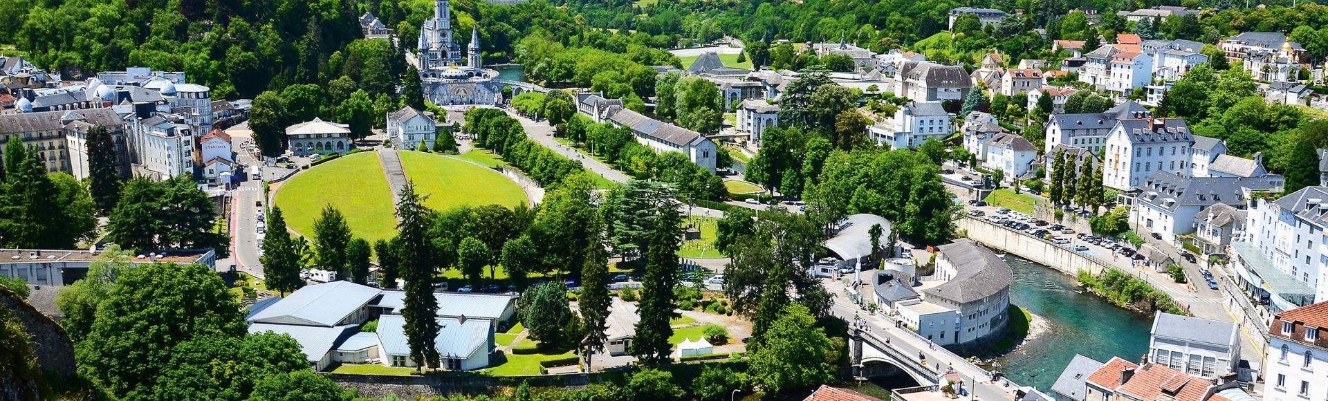 Blick auf Lourdes von der Burg aus, Frankreich, © istockphoto.com©Oks