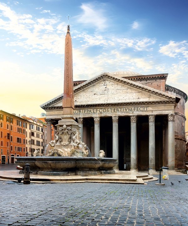 Blick auf das Pantheon in Rom, Italien, © istockphoto.com©Givaga