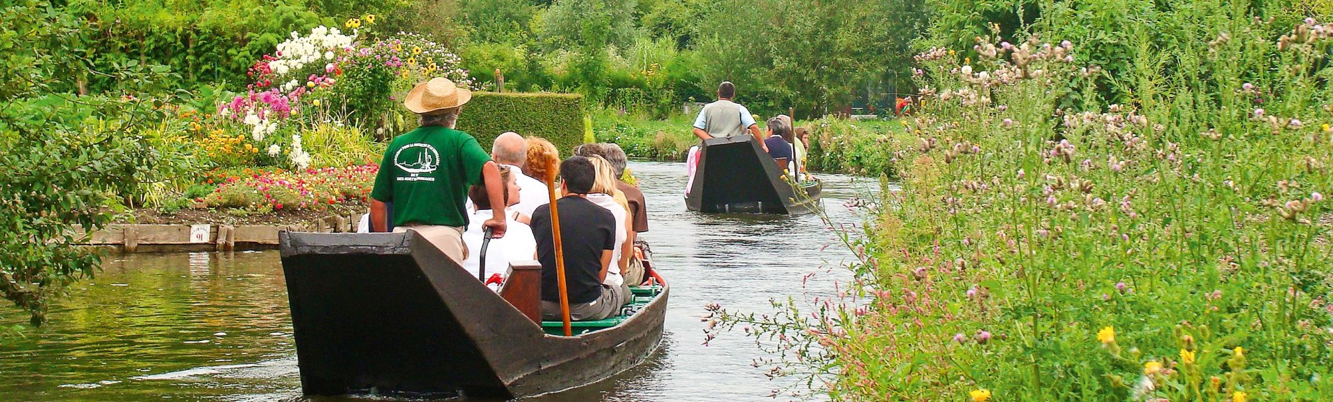 Fahrt durch die Hortillonages in Amiens mit Blick zur Kathedrale, Frankreich, © SommeTourisme