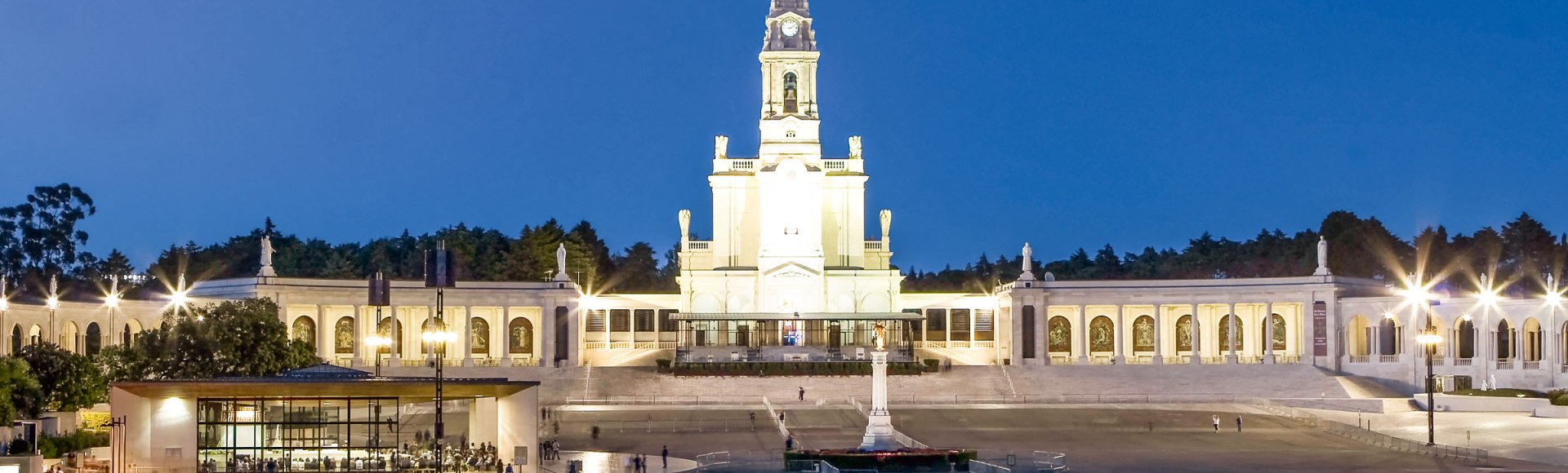 Stimmungsvolles Fátima bei Nacht, portugal, © iStockphoto.com - Gosiek B