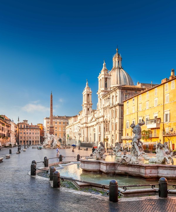 Elegante Piazza Navona in Rom, Italien, © istockphoto.com – belenox