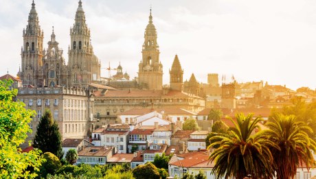 Blick auf die berühmte Kathedrale von Santiago de Compostela, Spanien, © ronnybas – stock.adobe.com