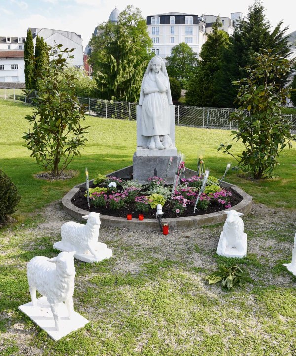 Statue der hl. Bernadette Soubirous, Frankreich, © Bayerisches Pilgerbüro