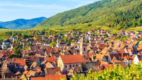 Blick auf das Dorf Riquewihr im Elsass, Frankreich, © atpkazmierczak - stock.adobe.com