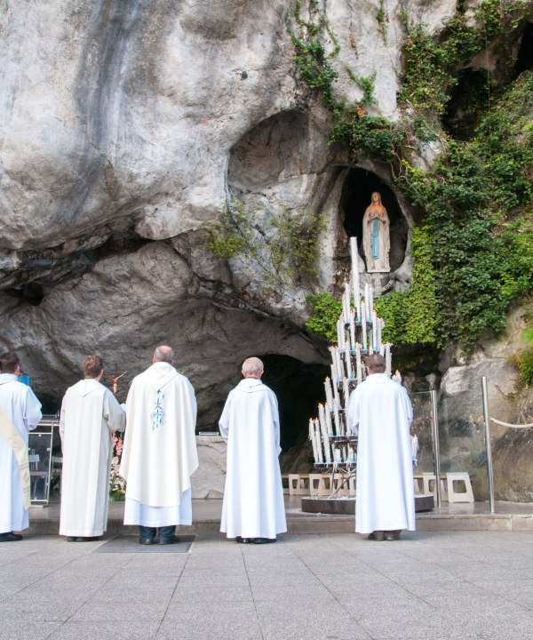 Grotte von Massabielle in Lourdes, Frankreich, © Bayerisches Pilgerbüro