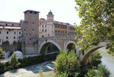 Blick auf die Ponte dei Quattro Capi in Rom, © Bayerisches Pilgerbüro