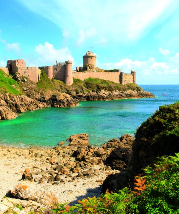 Fort La Latte - Chateau de la Roche Goyon, Bretagne, Frankreich, © Istockphoto.com©Bertl123