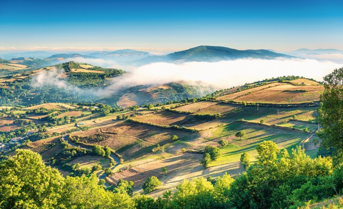 spanien-camino-jakobsweg-copyright-adobestock-tichr