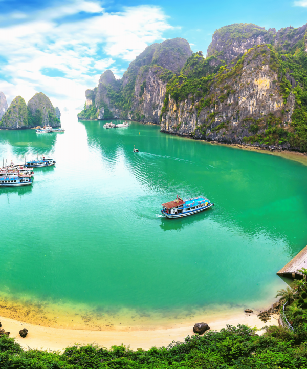 Die Halong-Bucht – UNESCO-Weltkulturerbe und wunderschönes Naturwunder im Norden Vietnams, © huythoai - stock.adobe.com
