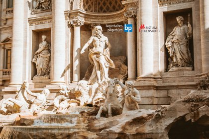 Italien-Barockes-Rom-Header-01, © Bild Chris Czermak Unsplash Logos Bayerisches PIlgerbüro Bistum Regensburg