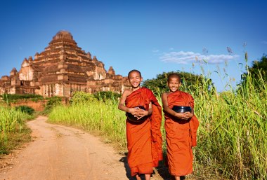 Mönche in Vietnam, © istockphoto.com©Bartosz Hadyniak