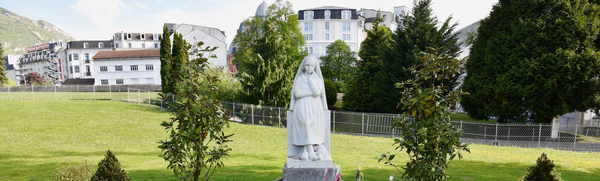 Statue der hl. Bernadette Soubirous, © Bayerisches Pilgerbüro