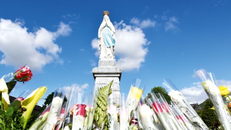 Gekrönte Maria in Lourdes, Frankreich, © FG Radtke