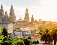 Blick auf die berühmte Kathedrale von Santiago de Compostela, Spanien, © ronnybas – stock.adobe.com
