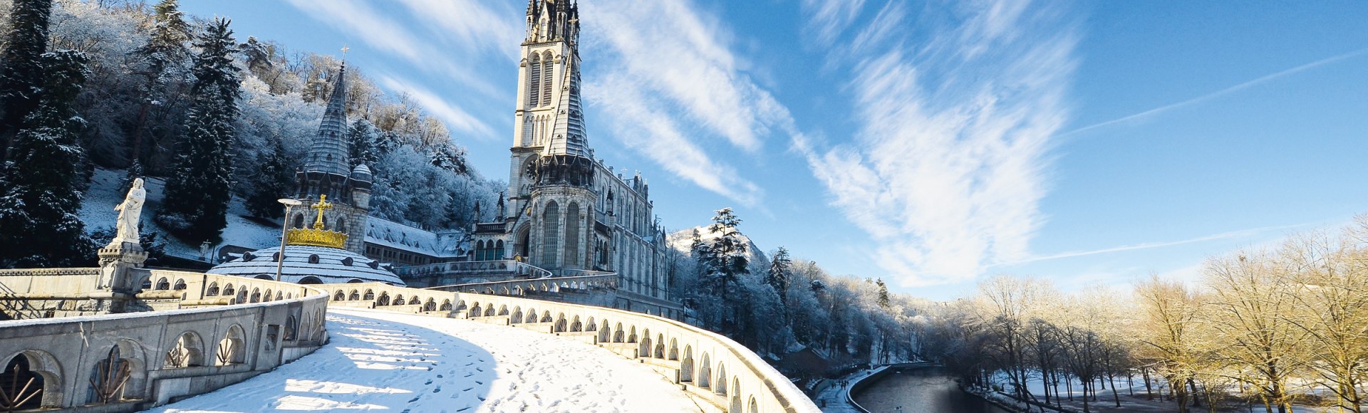 Obere Basilika in Lourdes, Frankreich, © Yvann K – Fotolia.com