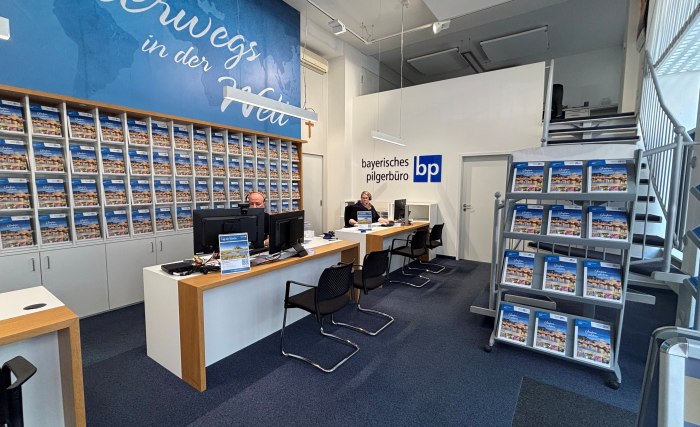 Nehmen Sie Kontakt zu uns auf!, © Marco2811-stock.adobe.com