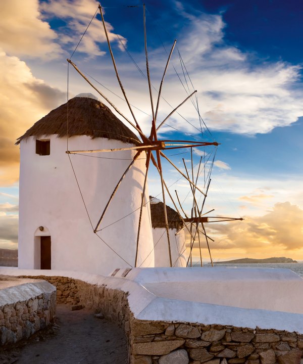 Windmühlen von Kato auf Mykonos, Griechenland, © moofushi – Fotolia.com