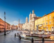 Elegante Piazza Navona in Rom, Italien, © istockphoto.com – belenox