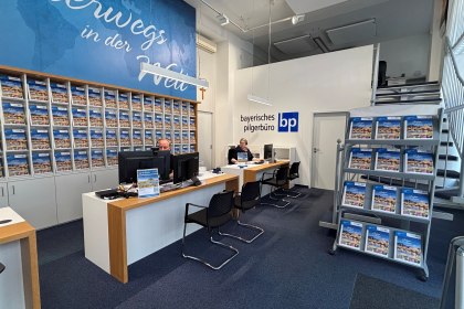 Nehmen Sie Kontakt zu uns auf!, © Marco2811-stock.adobe.com
