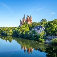 Blick auf Limburg, © Pure-life-pictures-stock.adobe.com